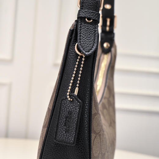 秋季特惠💰420 蔻驰Bailey Hobo腋下包c1322 包身很轻便 商品图3