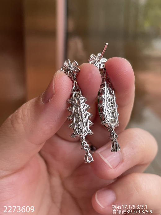 2273609，冰艳绿福瓜耳坠。具体价格微信咨询 商品图8