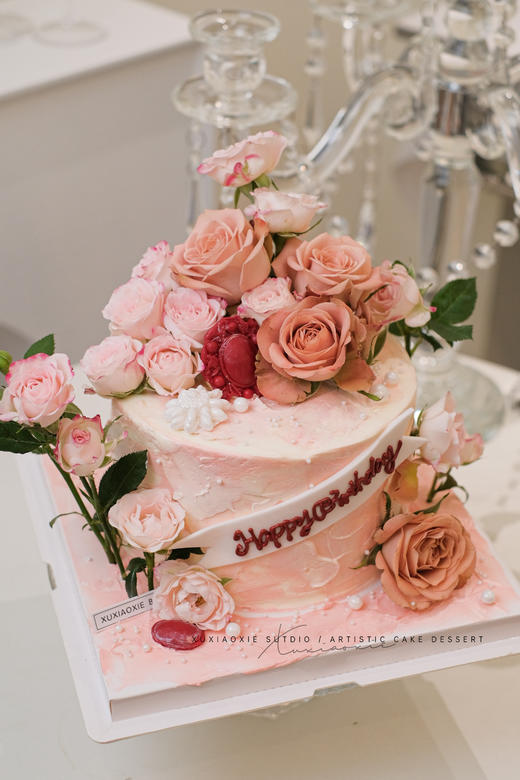 「卡布奇诺折射」鲜花蛋糕，奶油霜抹面（抹面是淡奶油+黄油）（表面鲜花不可食用） 商品图0