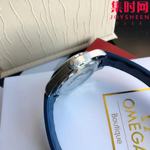 新款 欧米茄海马系列Aqua Terra 150米 世界时腕表
机芯：搭载进口西铁城全自动机械机芯 商品图6