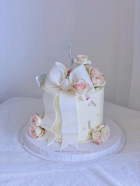 折射蝴蝶结 | 鲜花蛋糕（花粉过敏者勿选）