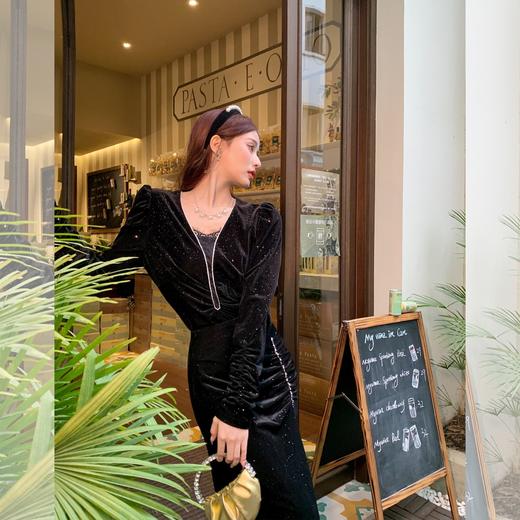 BeQueenStory【丝绒千金】时尚V领蕾丝丝绒套装 商品图3