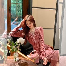 BeQueenStory【丝绒千金】时尚V领蕾丝丝绒套装