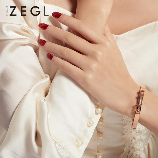 ZENGLIU日韩情侣刻字手镯 女镀18k玫瑰金手环简约个性潮人首饰品 商品图0
