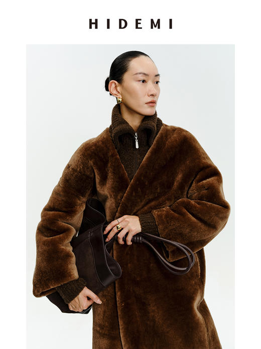 HIDEMI 棕色V领浴袍腰带式极简廓形中长款皮毛一体大衣皮衣 商品图9