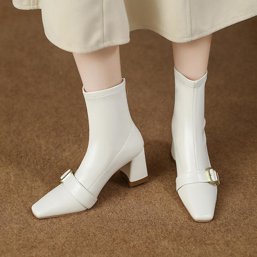 方头粗高跟，米白OL皮带扣弹力短靴  KC-YM-7128 商品图1