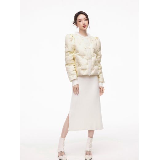 【大货孤品，不退不换】 【杏花初雪】轻奢名媛风绣花白鸭绒羽绒服&羽绒马甲 商品图0