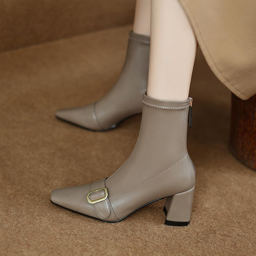 方头粗高跟，米白OL皮带扣弹力短靴  KC-YM-7128 商品图4