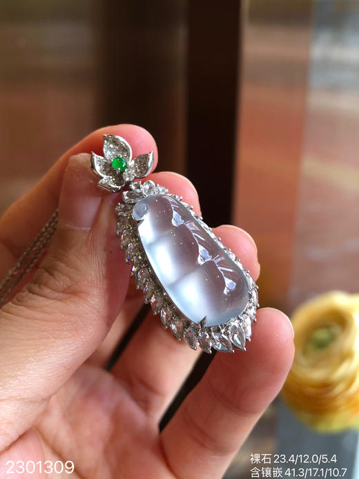 2301309，玻璃福豆吊坠。具体价格微信咨询 商品图0