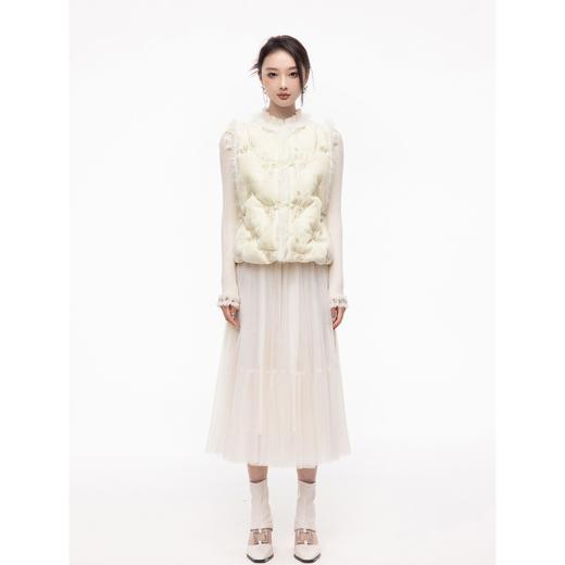 【大货孤品，不退不换】 【杏花初雪】轻奢名媛风绣花白鸭绒羽绒服&羽绒马甲 商品图2