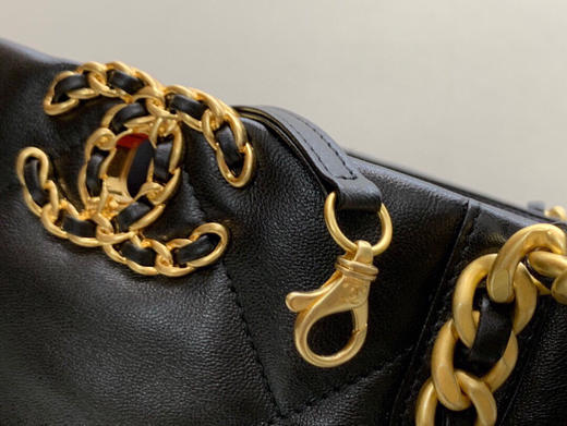 秋季特惠💰1150 原单香奈儿 黑色 很受欢迎的托特购物包3519 商品图3