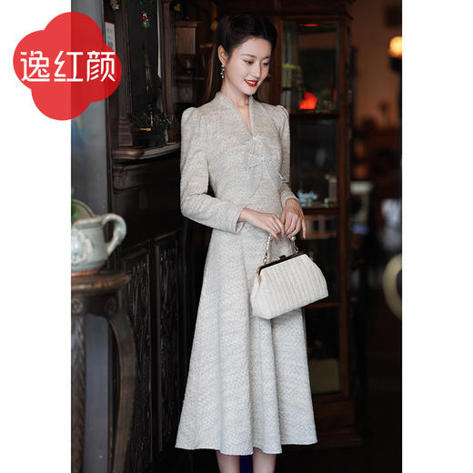 逸红颜白秀珠2025冬季新款仿花呢弹力针织连衣裙女九分袖法式气质 商品图1