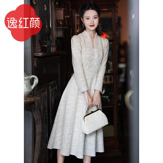 逸红颜白秀珠2025冬季新款仿花呢弹力针织连衣裙女九分袖法式气质 商品图2
