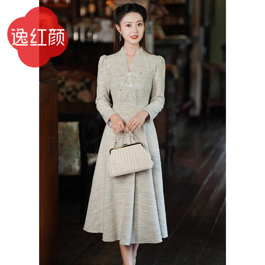 逸红颜白秀珠2025冬季新款仿花呢弹力针织连衣裙女九分袖法式气质 商品图0