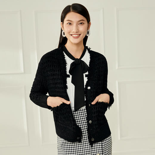 EITIE爱特爱冬季新款款时尚百搭纯色V领针织衫短外套女6801524 商品图1