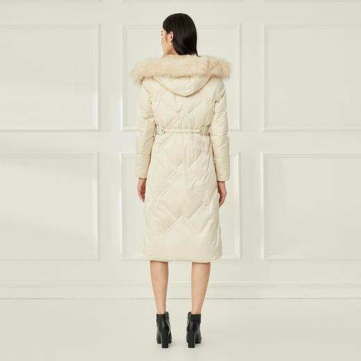 EITIE爱特爱冬季新款时尚保暖显瘦狐狸毛领长款白鸭绒羽绒服6811515 商品图4