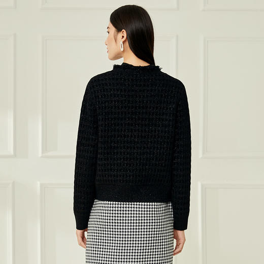 EITIE爱特爱冬季新款款时尚百搭纯色V领针织衫短外套女6801524 商品图4