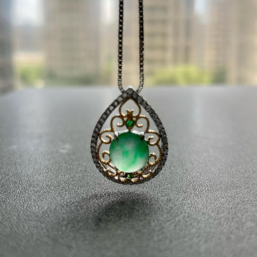 玻璃种阳绿翡翠蛋面吊坠 商品图9