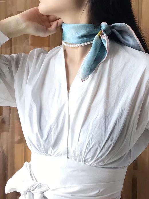 鹿鸣小卖部 |《月下花儿都入梦》蚕桑丝丝巾 商品图1