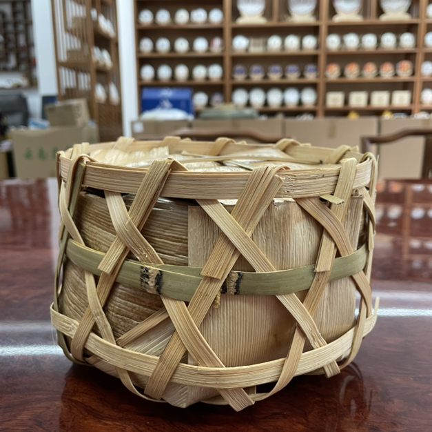 【19:00开售！今日超值福利价：699元/筐！】稀缺款2016年千家寨千年古树纯料老生茶散料1000克全手工编织竹筐装【难得的蜜香型】【人手必囤】