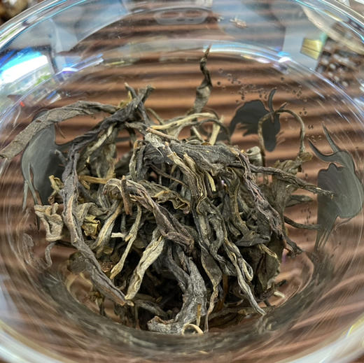 【19:00开售！今日超值福利价：699元/筐！】稀缺款2016年千家寨千年古树纯料老生茶散料1000克全手工编织竹筐装【难得的蜜香型】【人手必囤】 商品图4