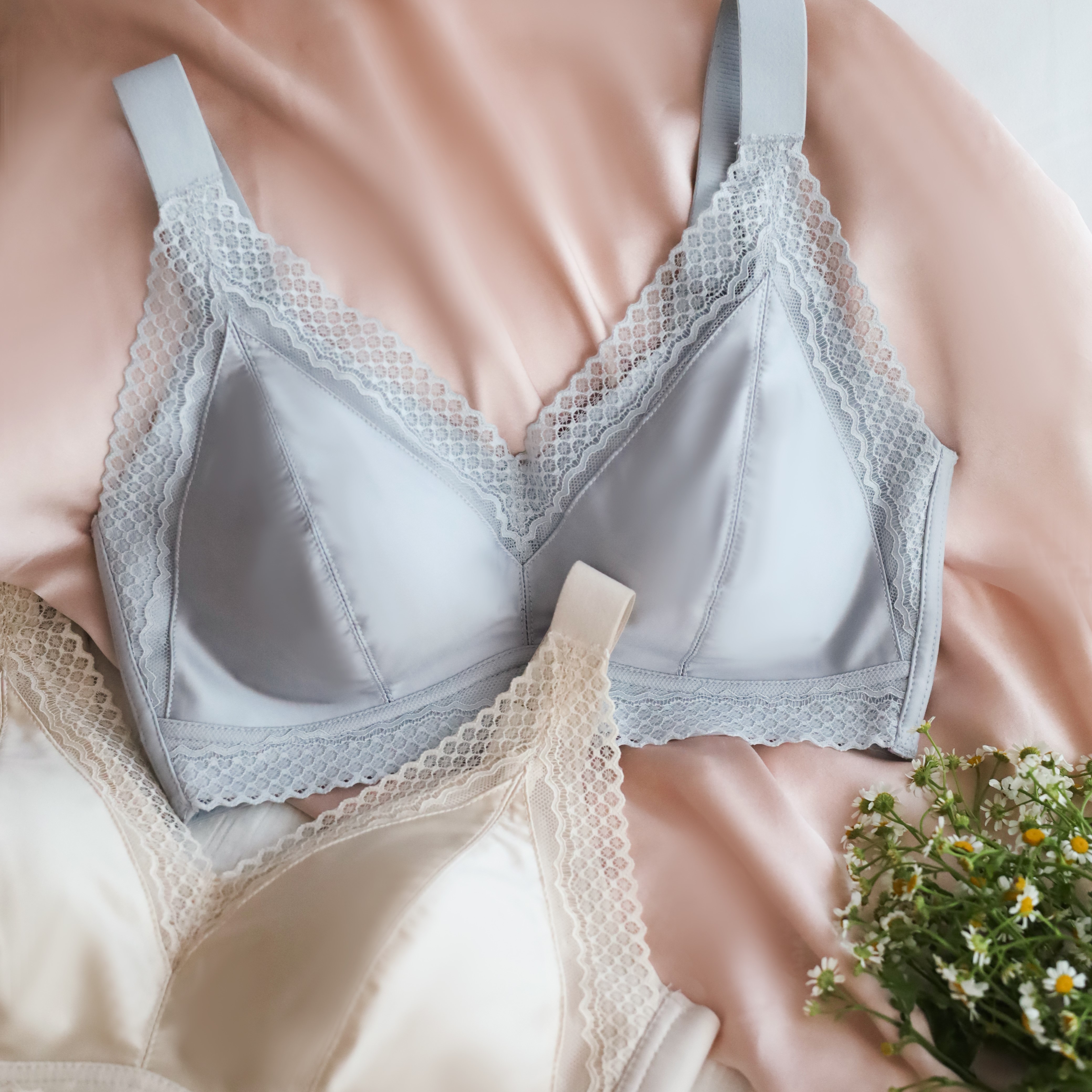 林小眠·轻法式内衣，光泽缎面，温柔支撑