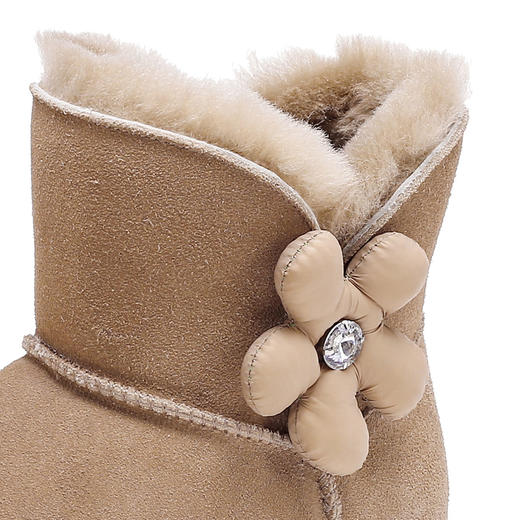 西村名物22年秋冬新款韩系雪地靴加毛小花保暖短靴一脚蹬舒适女靴44301 商品图4