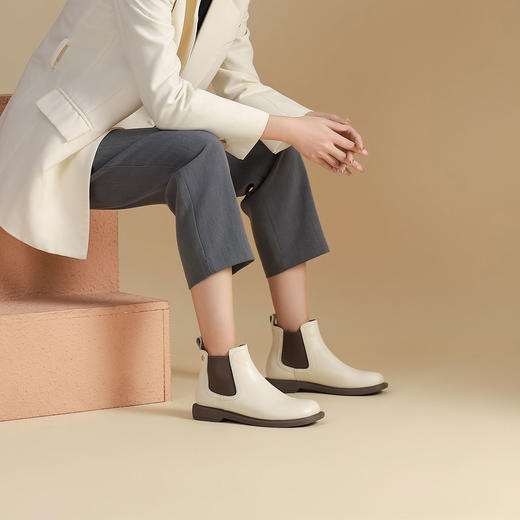 西村名物22年秋冬新款简约风切尔西靴一脚蹬粗跟百搭真皮短靴女43801 商品图1