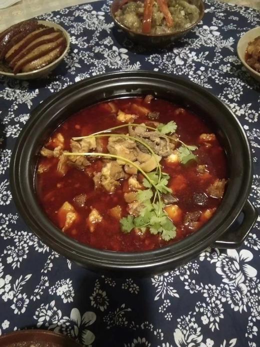 【云燕优品】尧坝百年老店黑山羊红汤羊肉2斤（1斤羊肉1斤羊杂） 商品图2