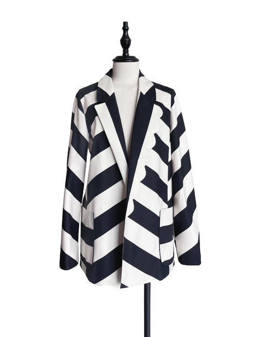 TYNVIE 不对称领口大插袋西装 - 黑白宽纹 商品图2