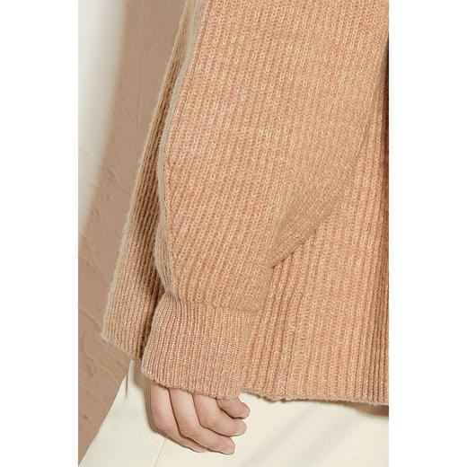 【商场同款】麦檬冬时尚廓形V领针织衫5CB132871 商品图3