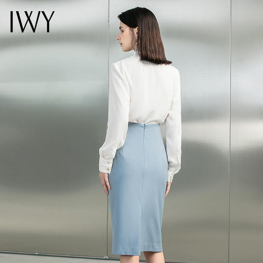 IWY/时尚白衬衫女V领气质优雅职业衬衣白色半裙OL女装春秋打底衫223161B1 商品图3