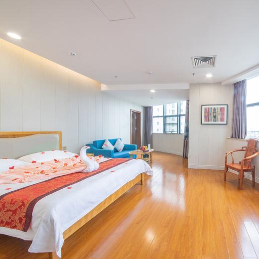 到手￥1099起/单人5晚/7晚/10晚 -- 厦门京闽悦府·园博湾温泉康养中心旅居套餐，2人起订，邻国家4A景区，养生温泉趴嗨起来，会员尊享下单立减100元/人 商品图3