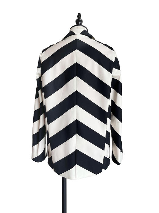 TYNVIE 不对称领口大插袋西装 - 黑白宽纹 商品图5