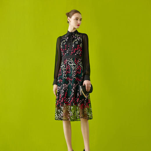 【伯妮斯茵】娴静刺绣蕾丝连衣裙 1S4073 商品图0