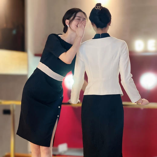 “利落博弈”-世界华裔小姐冠军—新璐同款连衣裙 优雅 女人味J9183463A 颈袖添香 商品图6