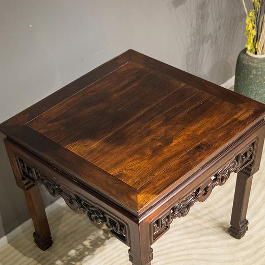 清中期 红木拱璧绳纹八仙桌 商品图2