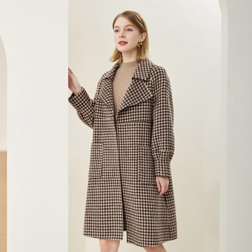 MH9J3斯尔丽瑟俪2022年冬上新商场同款复古千鸟格松树领过膝长款大衣 商品图1
