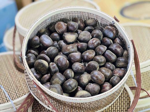 迁西出口级板栗 🌰 ，一直听说板栗南瓜，板栗地瓜，那最极致的板栗是什么样的？颗颗精选，粒粒金黄，香，甜，粉，糯！！！😋 随便水煮都好吃的要命，超甜 商品图8