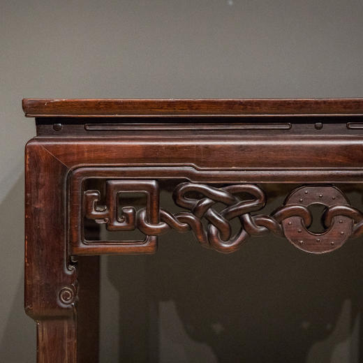 清中期 红木拱璧绳纹八仙桌 商品图1