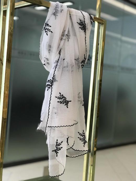 优品堂【清新一叶】桑蚕丝+刺绣长巾 商品图2