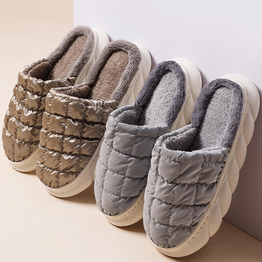 【新款网红毛绒踩屎感棉拖】波浪厚底防滑棉拖鞋 柔韧性鞋底经久耐磨 科技防水 保持干爽 细腻饱满绒毛 看得见的温暖 潮流设计 经典美学 商品图7