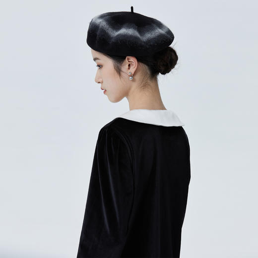 独特别致 BLEO 丝绒娃娃领珍珠纽扣家居服套装 商品图4