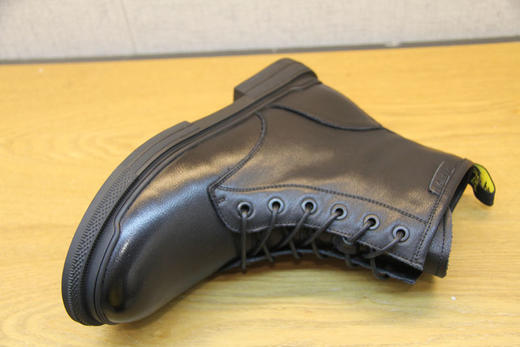 豪行秋款20368552百搭马丁靴女圆头真皮系带英伦黑色复古平底短靴 商品图4