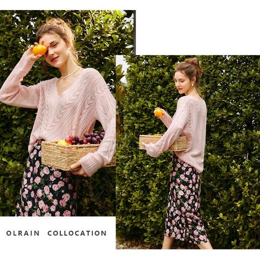 欧芮儿V领套头针织衫女秋冬2021年新款宽松显瘦慵懒时尚粉色毛衣 商品图8