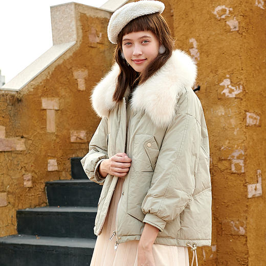 @欧芮儿2019冬季羽绒服女短款连帽带毛领米白色白鸭绒 商品图1
