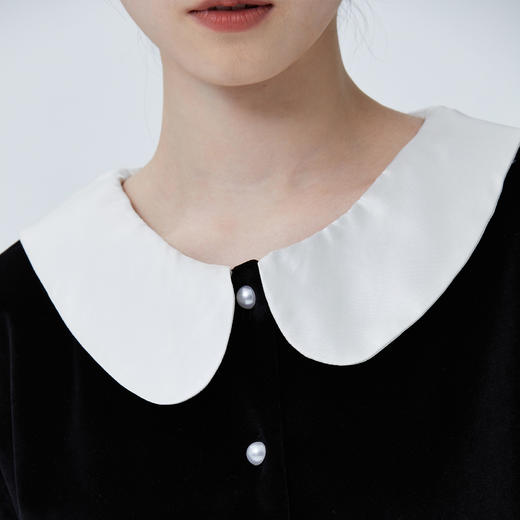 独特别致 BLEO 丝绒娃娃领珍珠纽扣家居服套装 商品图5