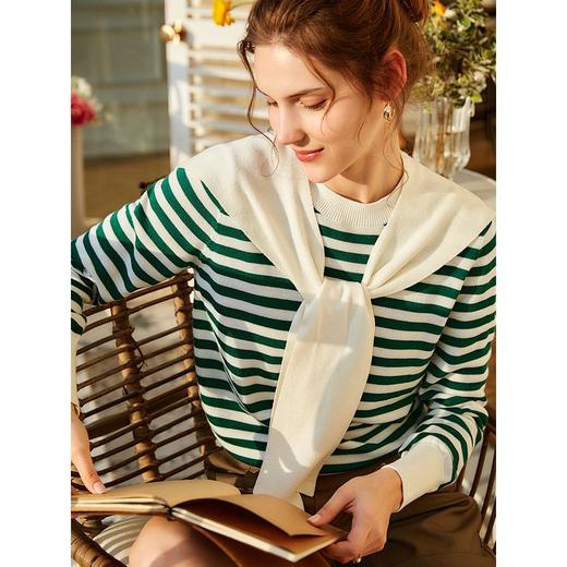 欧芮儿绿色条纹毛衣女2021秋冬新款圆领修身减龄披肩外搭两件套 商品图0
