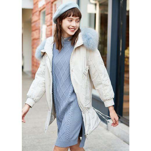 欧芮儿2019冬季新款羽绒服女中长款字母绣花白鸭绒外套 商品图0