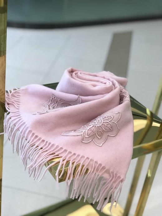 优品堂【万紫千红】纯羊毛＋刺绣披肩围巾两用 商品图5